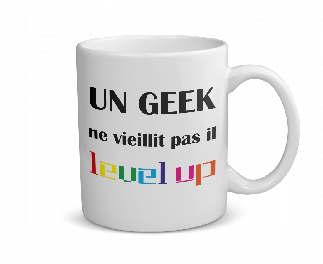 Mug céramique | Un geek ne vieillit pas il level up